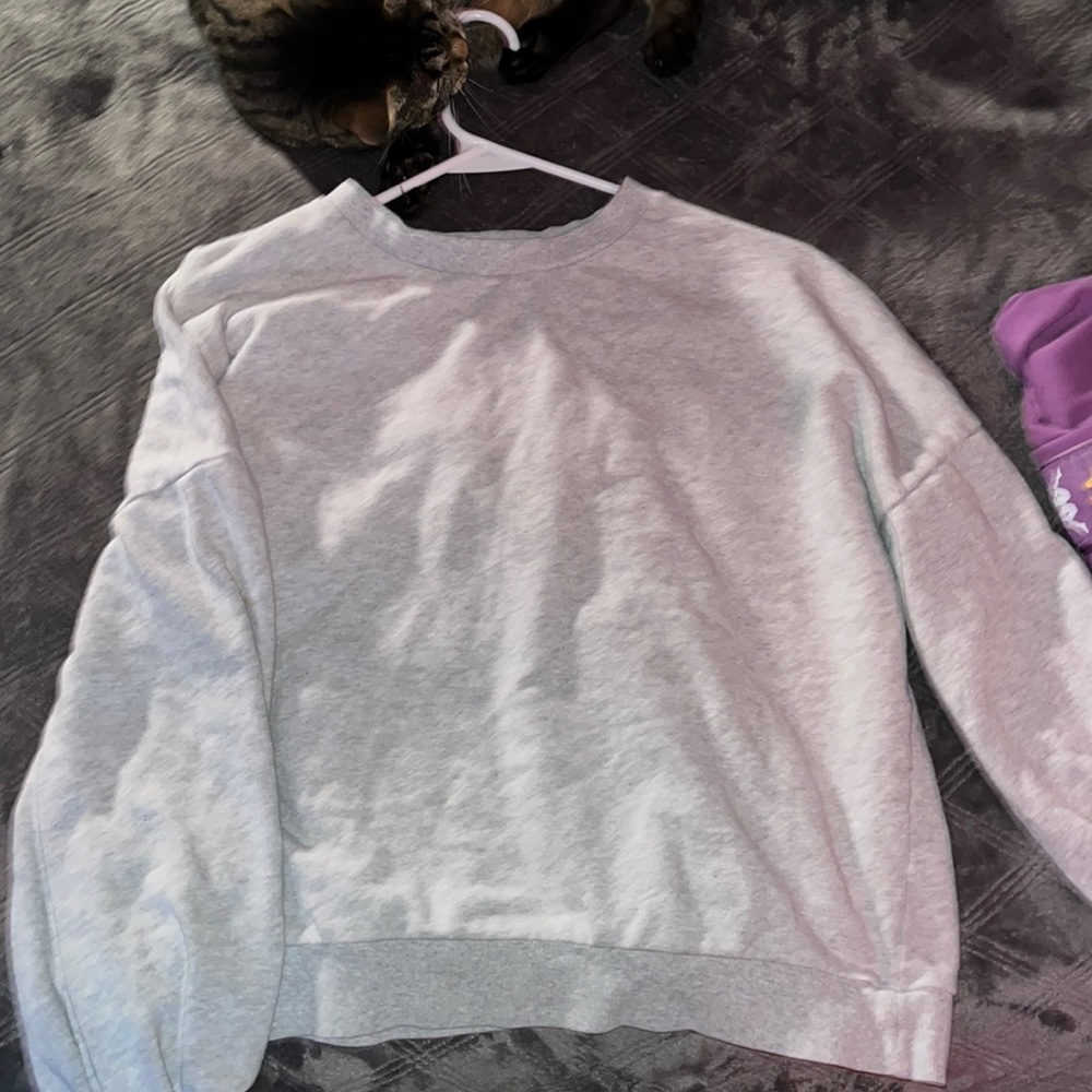 grey crew neck
